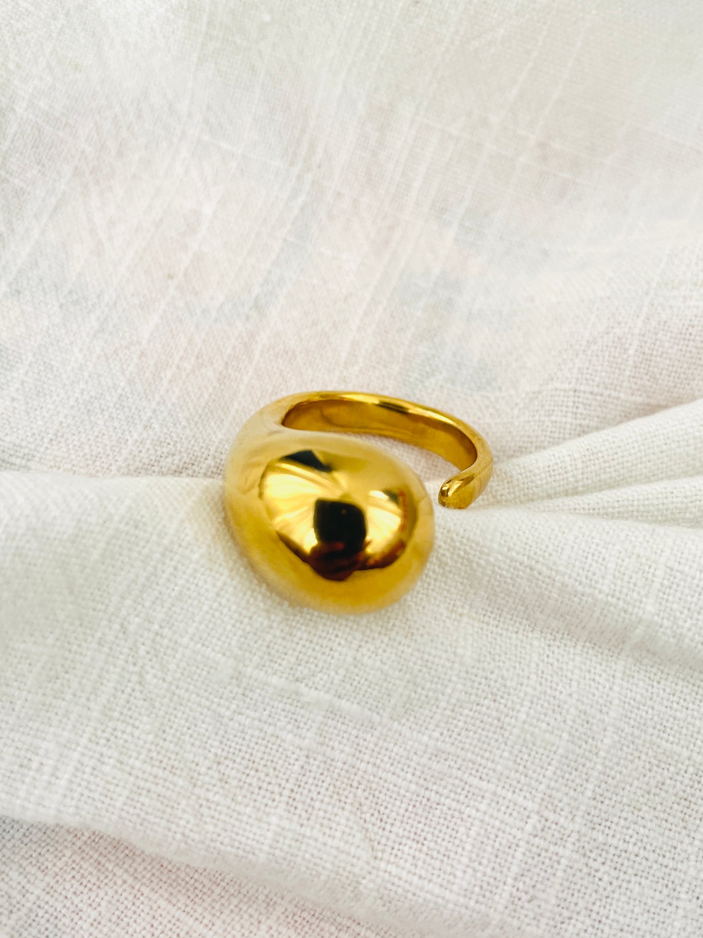 The Mini Ona Ring (gold)