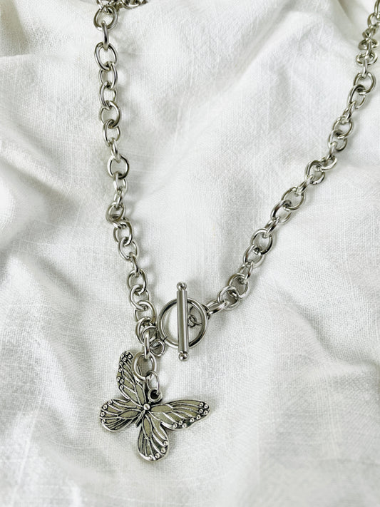 The Mariposa Necklace