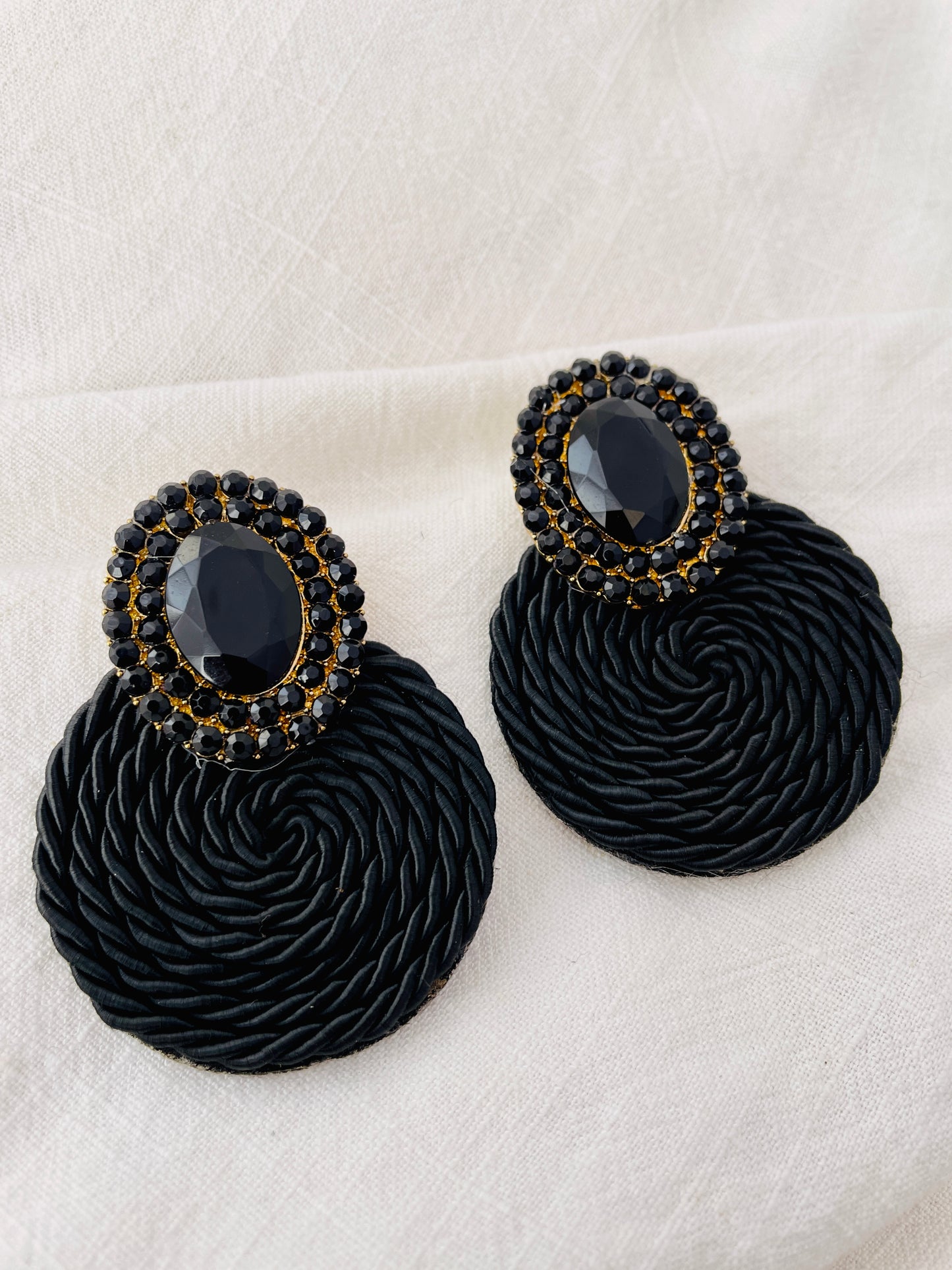 Black Oval Rope Fabric Earring